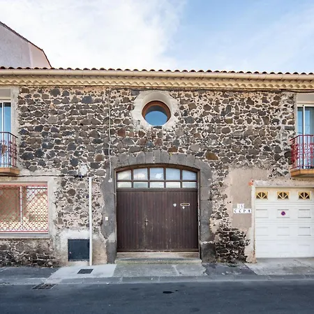 Apartment Marseillan: Cityscape Views With Shared Pool And Garden Marseillan (Herault)